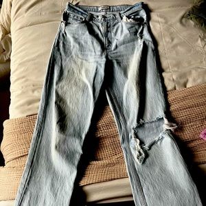 Abercrombie and Fitch 90s high rise size 8/29R - light wash